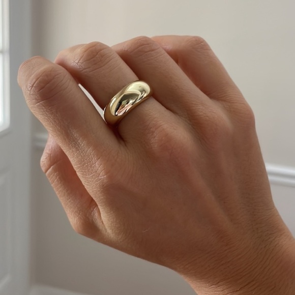 Boutique | Haleigh Dome Ring 18k Gold Plated NWT Size 7 - Picture 3 of 8